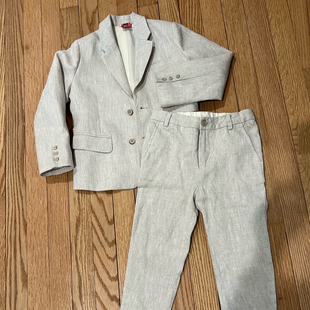 Boys Noralee size 4 linen suit